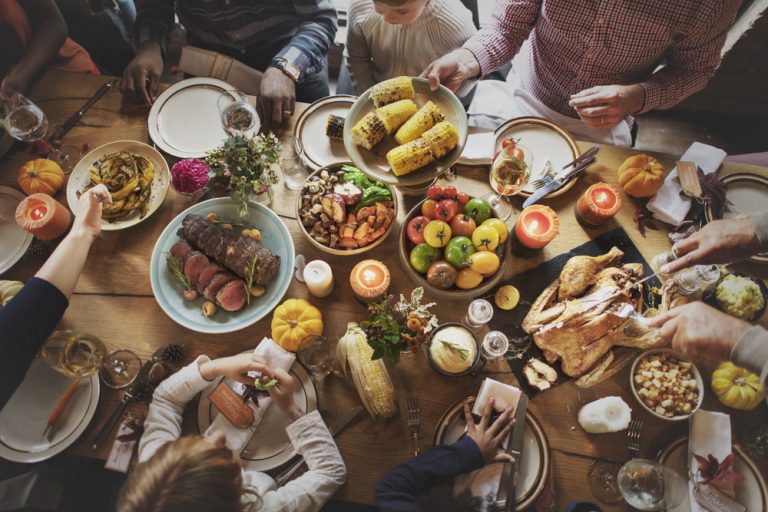 SIX WAYS TO SHOW YOUR THANKS THIS THANKSGIVING